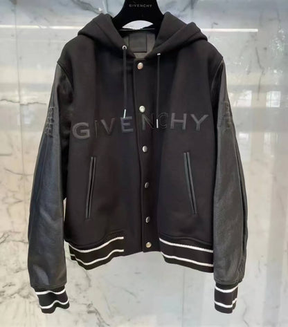Kapuzenjacke mit Reißverschluss im Bahnendesign