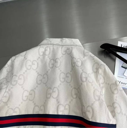 Ensemble imprimé à motifs subtils classiques