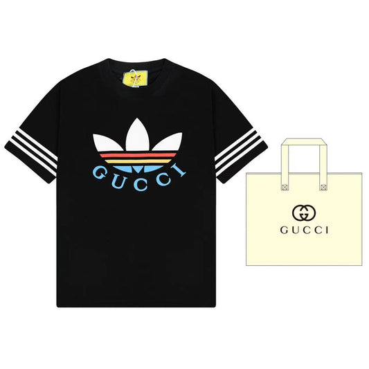 T-shirt à rayures sur les manches