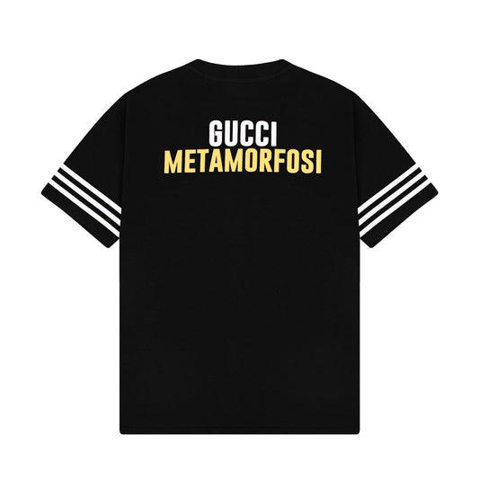 T-shirt à rayures sur les manches