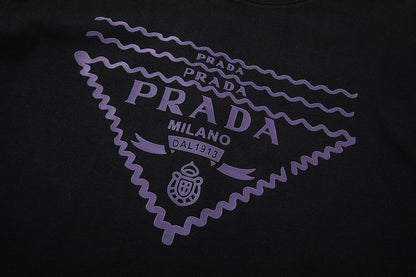 T-shirt à imprimé triangle ondulé