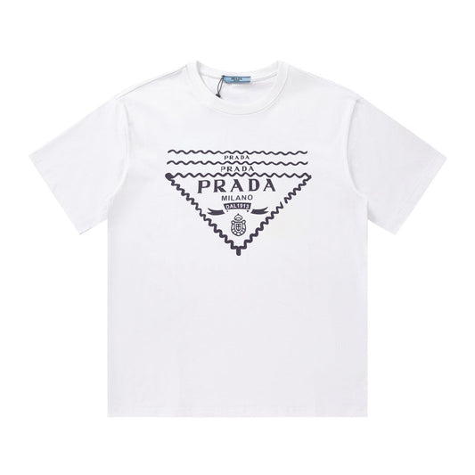 T-shirt à imprimé triangle ondulé