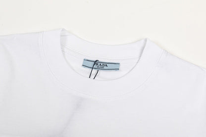 T-shirt lettre tridimensionnelle