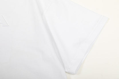 T-shirt lettre tridimensionnelle
