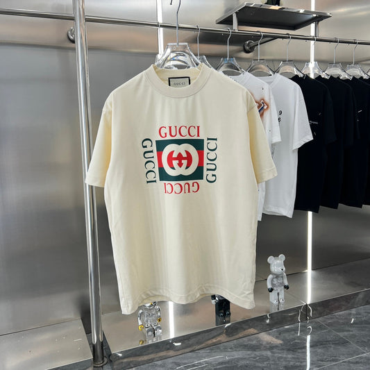 T-shirt imprimé rouge et vert