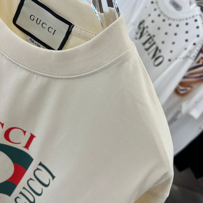 T-shirt imprimé rouge et vert