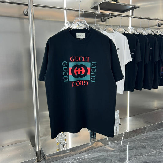 T-shirt imprimé rouge et vert