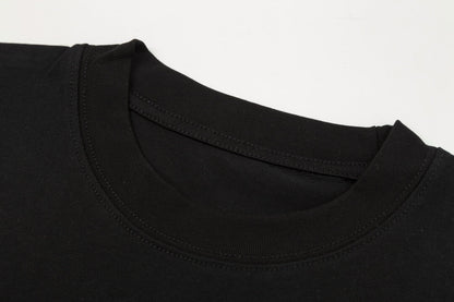 T-Shirt mit mehreren Buchstaben-Print